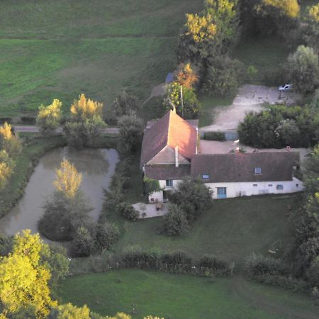 Bed and Breakfast Domaine De Varenne Saint-Amand-en-Puisaye Экстерьер фото