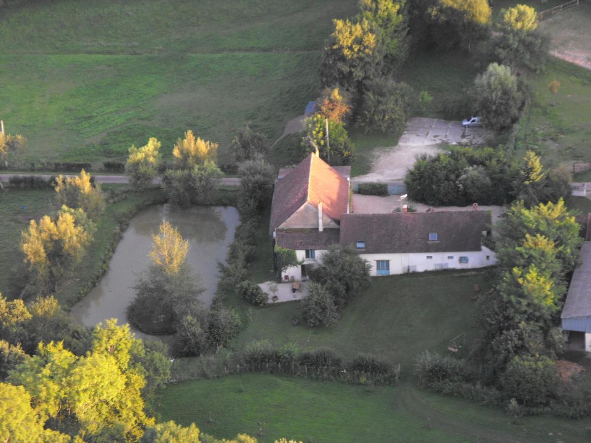 Bed and Breakfast Domaine De Varenne Saint-Amand-en-Puisaye Экстерьер фото