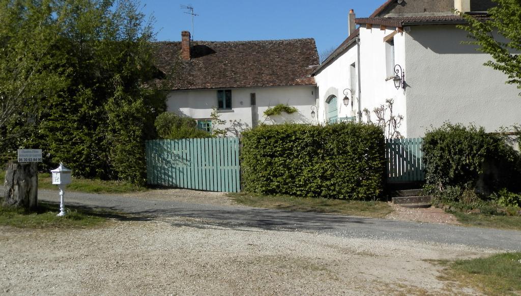 Bed and Breakfast Domaine De Varenne Saint-Amand-en-Puisaye Экстерьер фото
